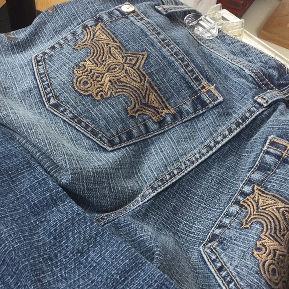 VENUS low rise floral accent flares - Picture 5 of 7